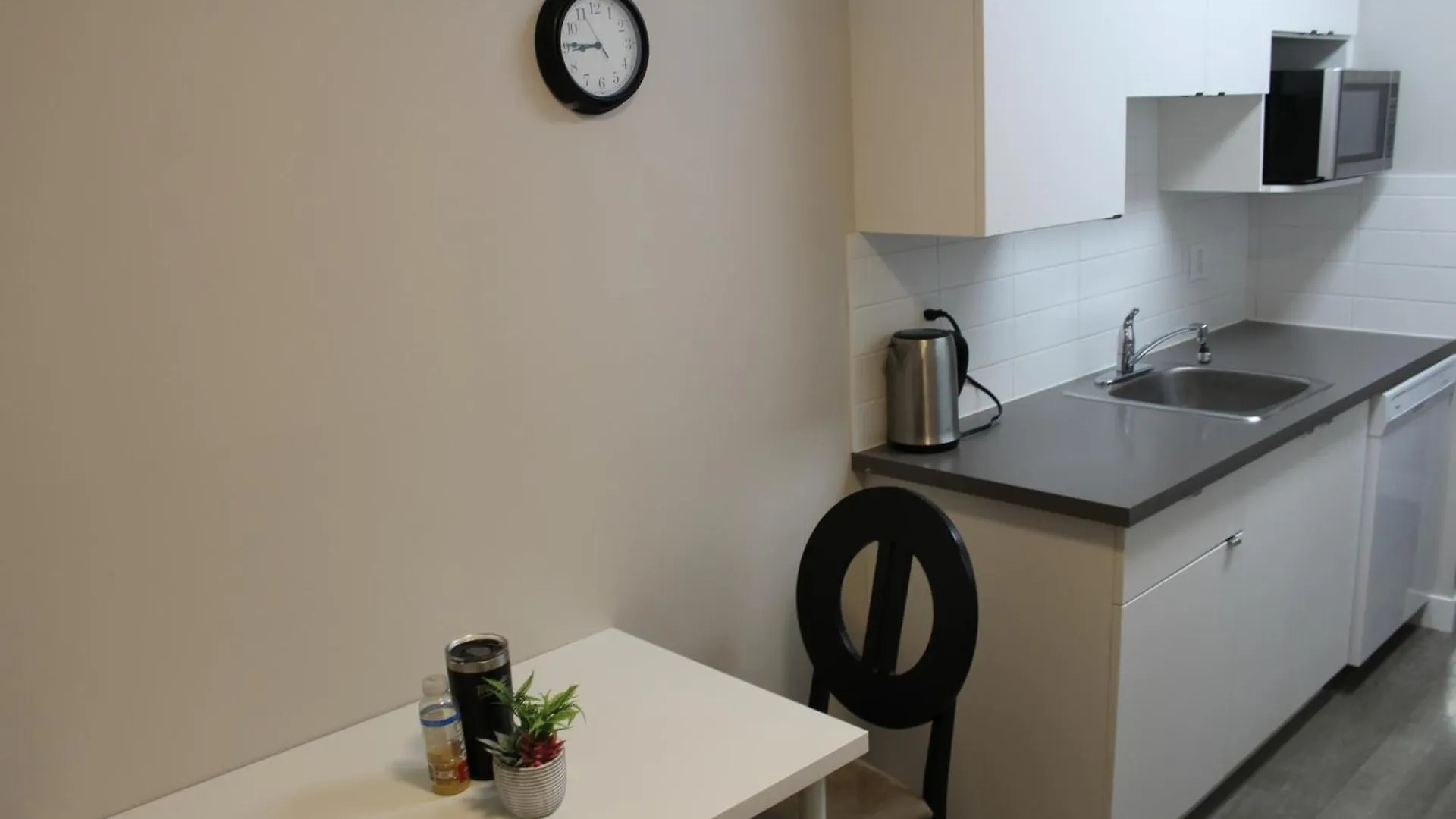 Nomadnest Housing Apartment Calgary Canada