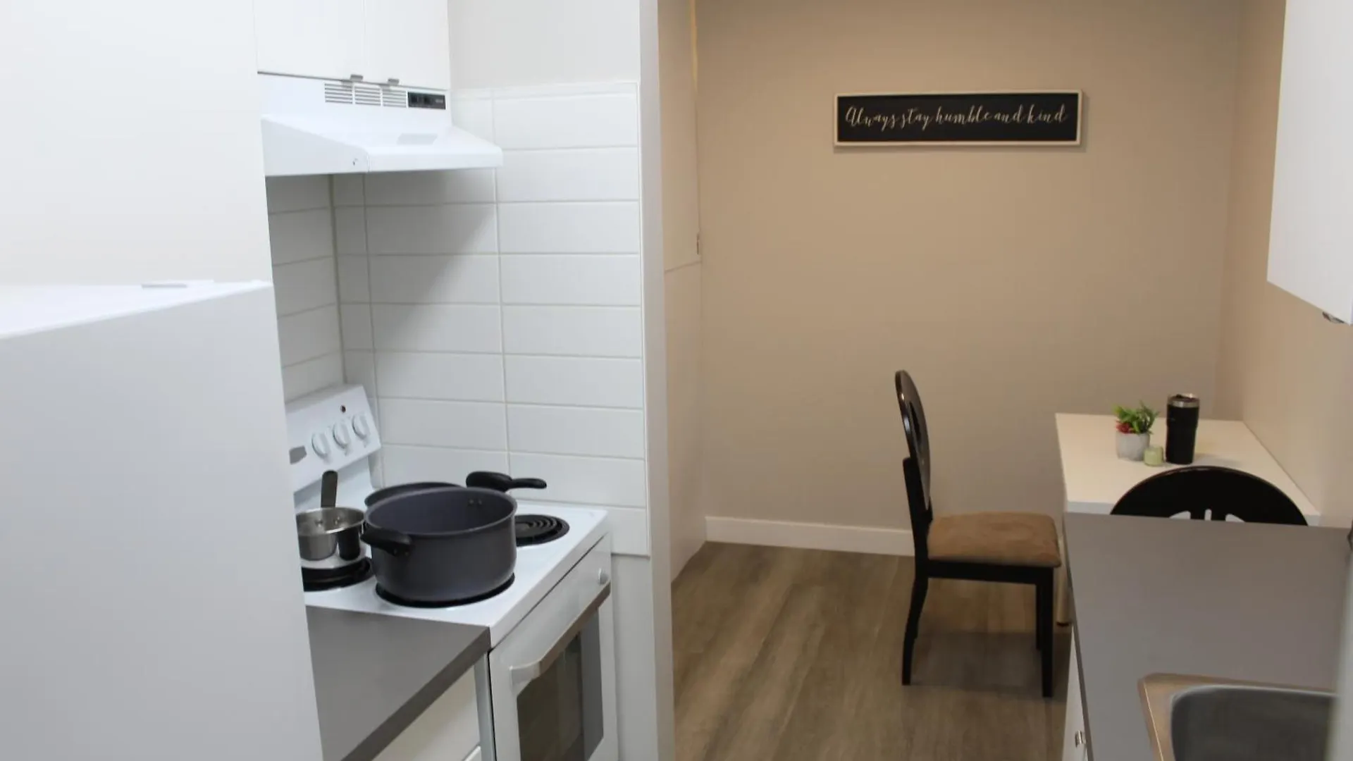 Nomadnest Housing Apartment Calgary Canada